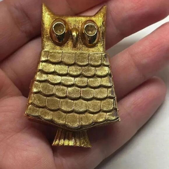 Vintage Avon Owl Brooch with Hidden Solid Perfume Compartment - Picture 1 of 11